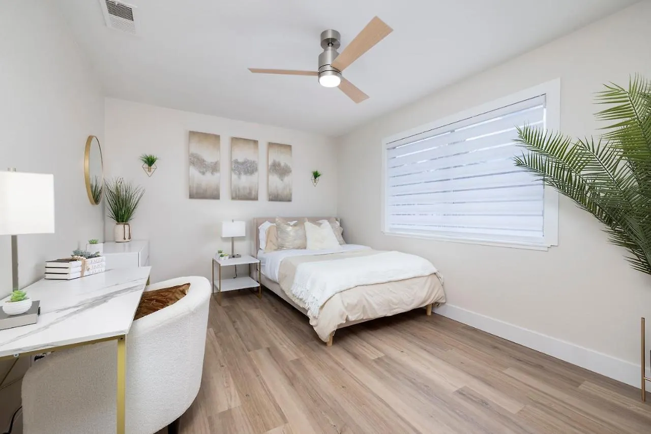 Holiday home Single Story Minutes From Summerlin With Rv Parking & Dog Friendly Las Vegas