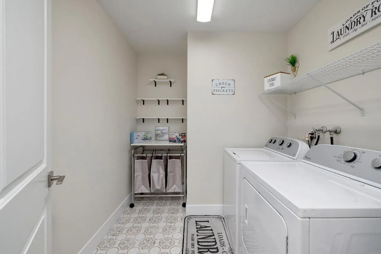 Single Story Minutes From Summerlin With Rv Parking & Dog Friendly Las Vegas Holiday home