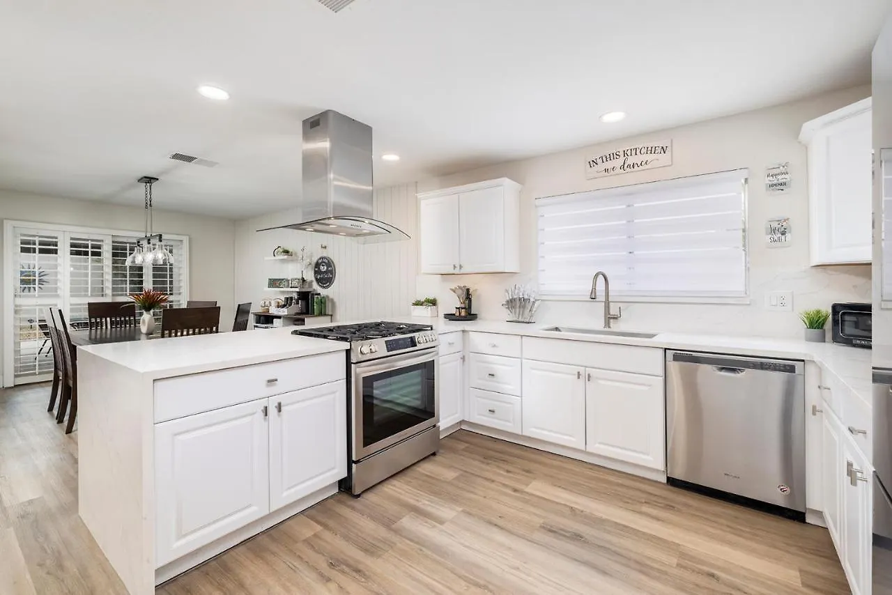 Single Story Minutes From Summerlin With Rv Parking & Dog Friendly Las Vegas Holiday home
